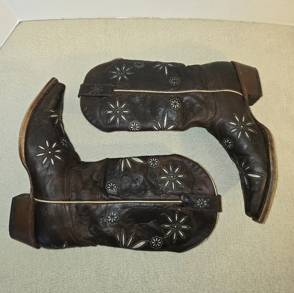 Shyanne Daisy Mae Brown Leather Floral Snip-toe Western Boots size 9 - Picture 3 of 9